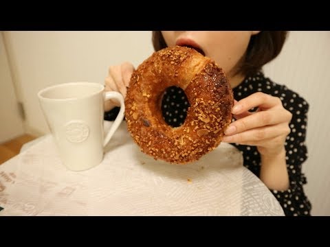 ASMR☆咀嚼音 アンティークのチョコリングを食べる eatingsound