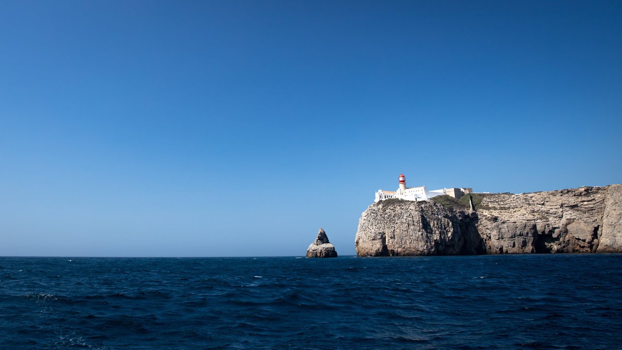 Exploring PORTUGAL & finding WATER in the BILGES – EP 08 – Sailing Beaver