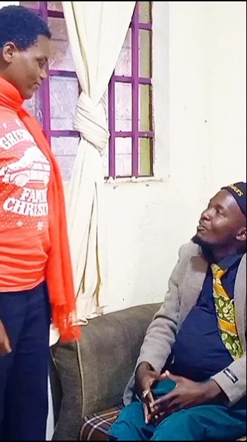 UKIAMBIA MZAZI UNAENDA MAANDAMANO 😂😂😂😂