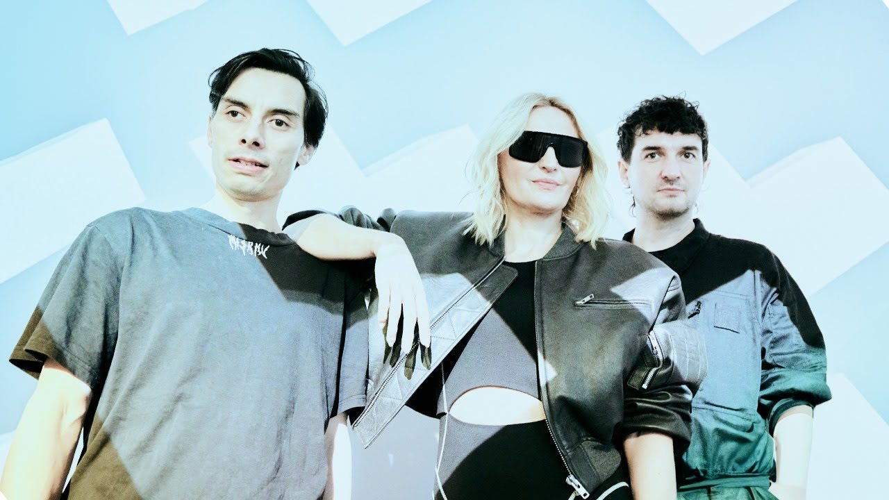 Reni Jusis - Kiedyś Cię Znajdę (BESKRES Remix) adlı videoyu YouTube'da izle Reni Jusis - Kiedyś Cię Znajdę (BESKRES Remix) adlı videoyu YouTube'da izle