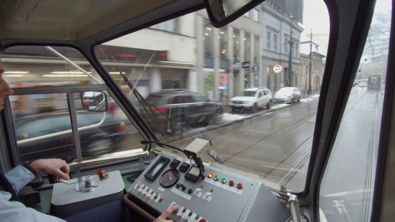 Przejazd składem 102Na+102NaD po trasie linii 8 w Krakowie