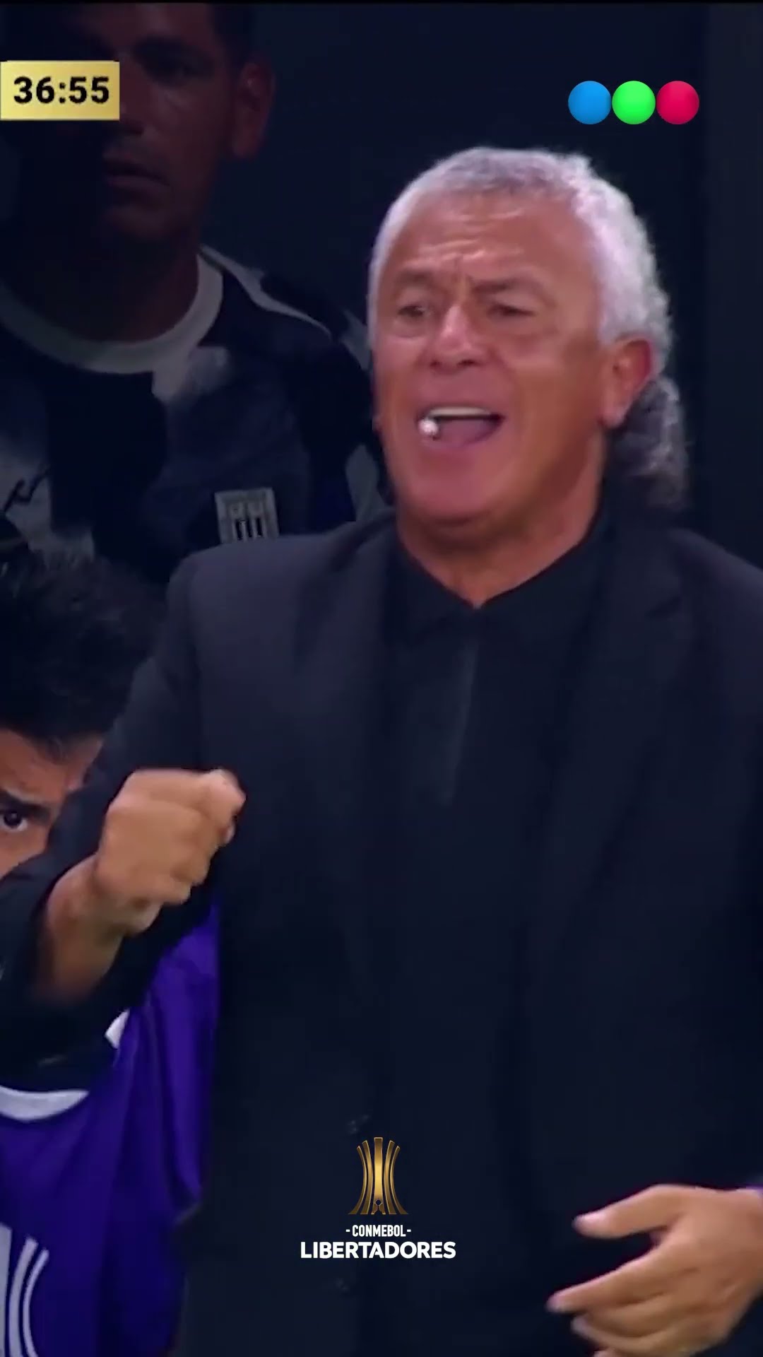 ? Sí, Pipo Gorosito fue uno de los protagonistas del primer tiempo y hasta se ganó la amarilla