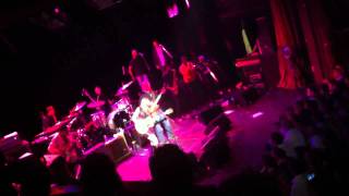 Tedeschi Trucks Band - Love Has Something Else To Say (Live Trianon 2011)