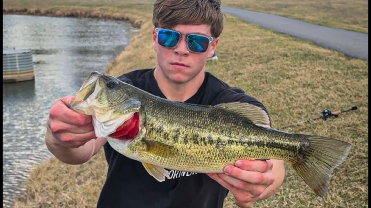 Fishing Golf Course Pond Loaded W/ BIG BASS (30 Caught)