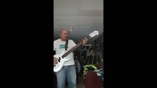KISS!!!! Christine Sixteen. Alive II Bass Cover.