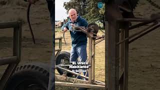 “El Único Habitante” Quiñihual pertenece al Partido de Coronel Suárez, Prov. de Bs AS. Argentina.