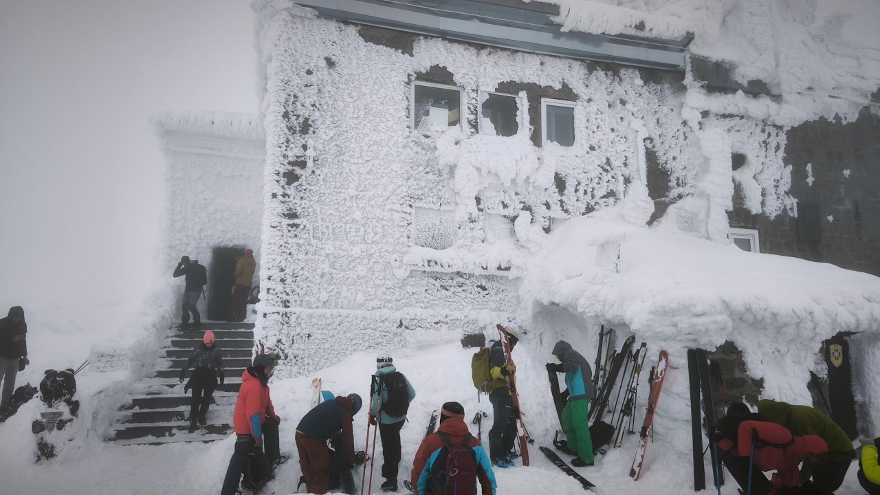 От града до върха за един ден. Черни връх за начинаещи.