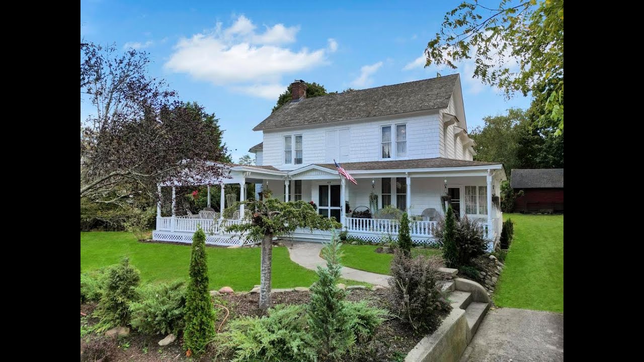 430 Montauk Hwy, East Moriches, NY 11934