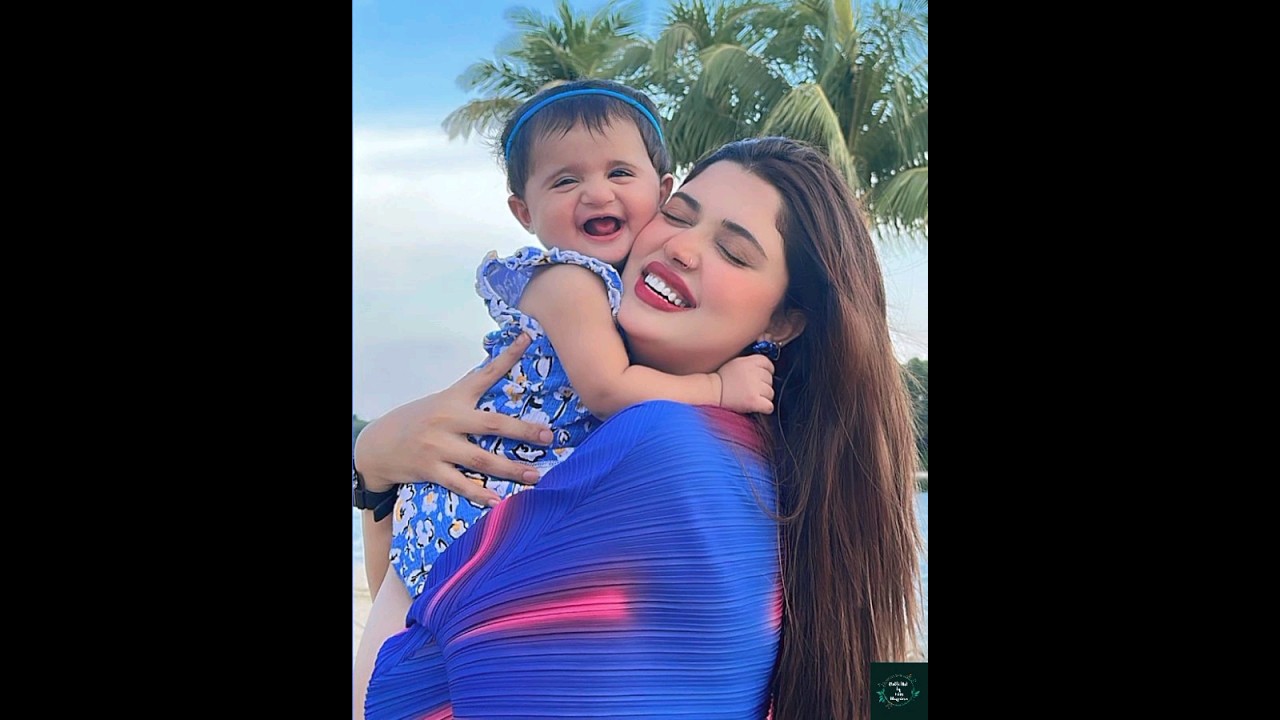 Kanwal Aftab with her family 💕✨ 