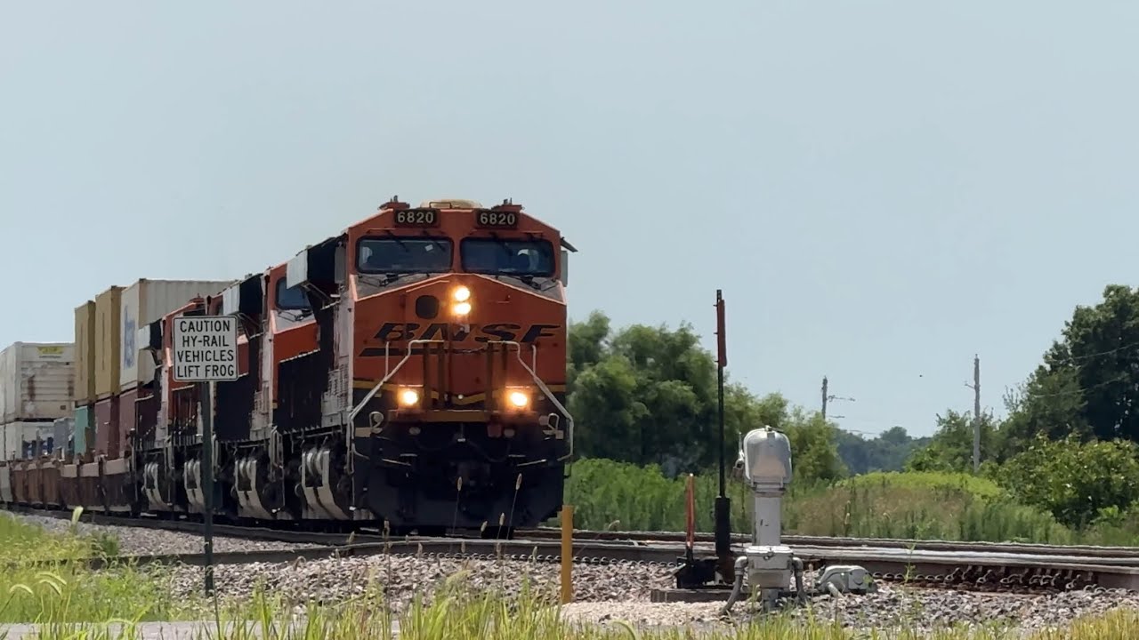 65-70 mph BNSF Z train ( Z-LACCHI )!! BNSF Transcon: Marceline sub
