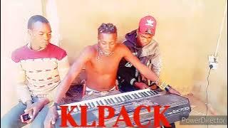 mungu wa pili akipiga kinanda na limbu luchagula