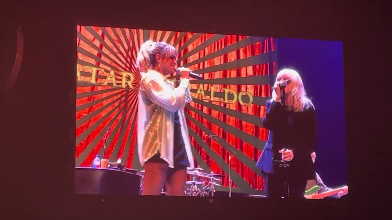 Pat Benatar accompanied by the singer from her opening band, The Vindys