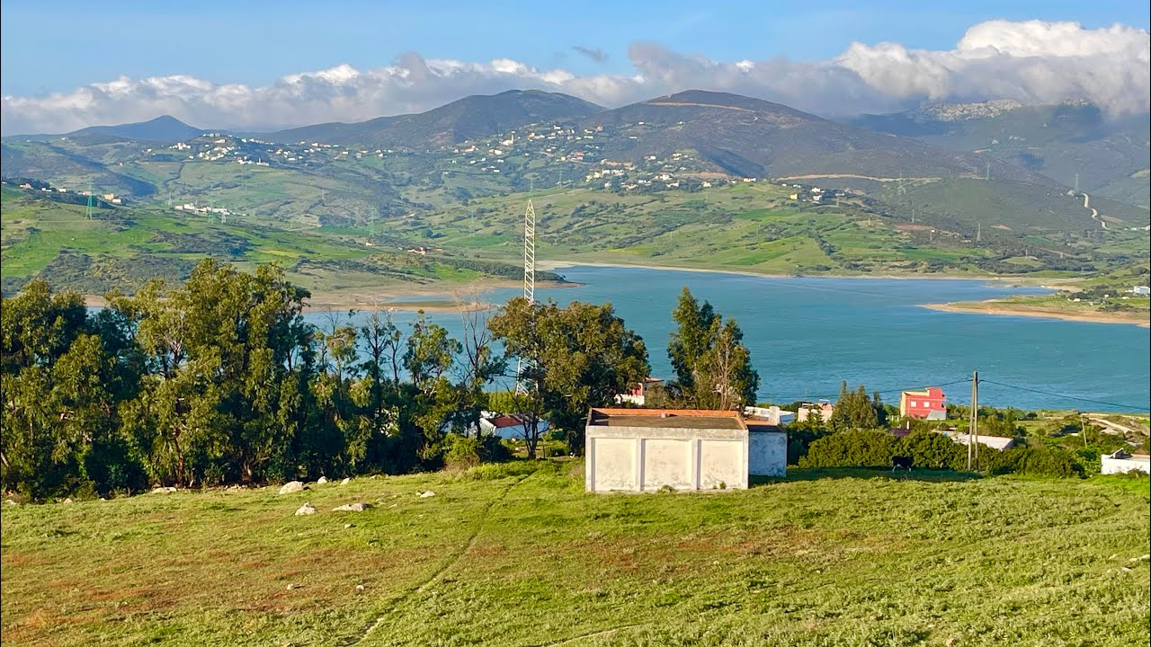 دار وغرسة محفضة كتحمق مساحة جوج هكتار 0703640826 مابين القصر الصغير وتطوان