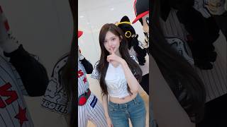 BANG쳐보자 홈런도 쳐보자 ⚾️ with #LG트윈스 #IVE #아이브 #LEESEO #이서 #Shorts
