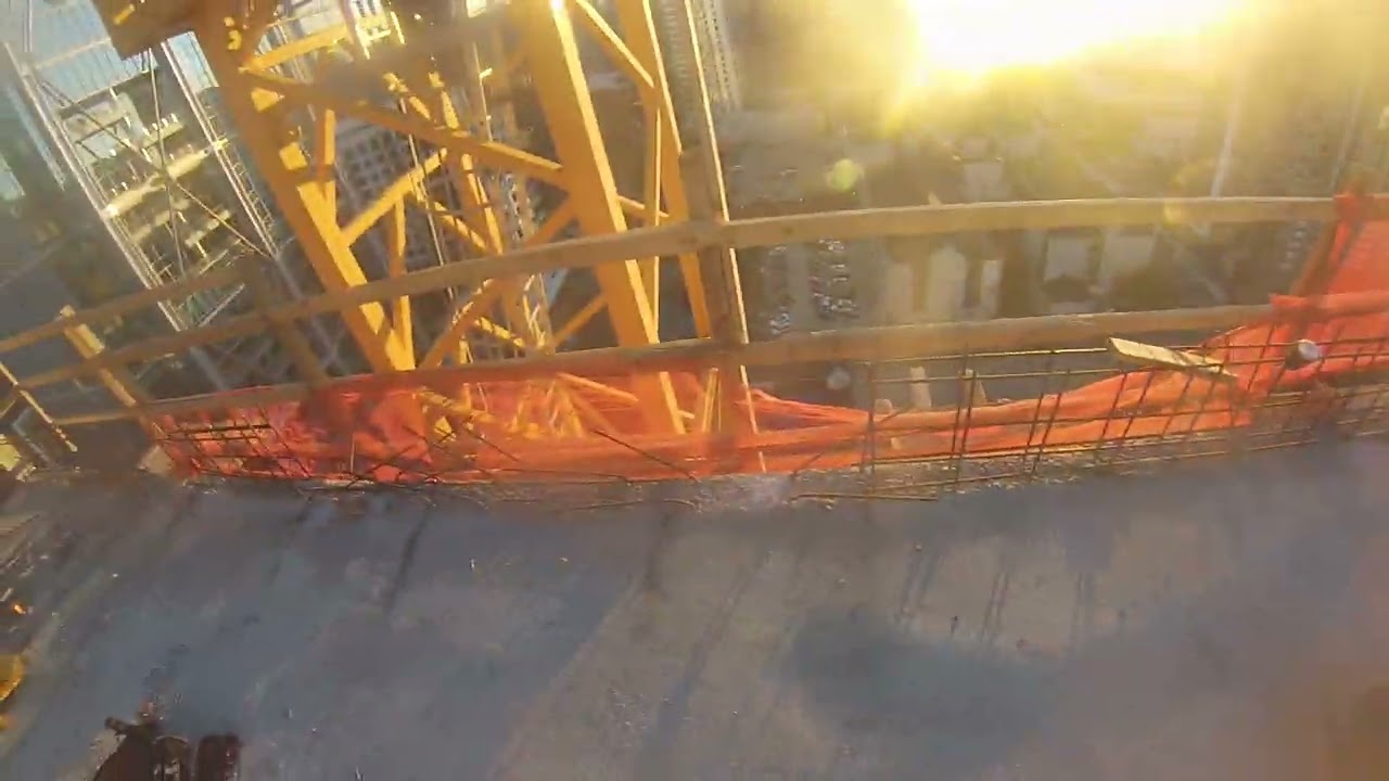 Intro to installing shoes and struts on Liebherr luffing crane