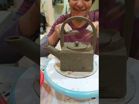 ساخت قوری دست ساز سرامیکی سفالگری   