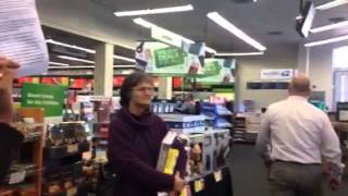 Women Tells Staples Hands Off #BerkeleyPO- Mngr rudely walks away P3