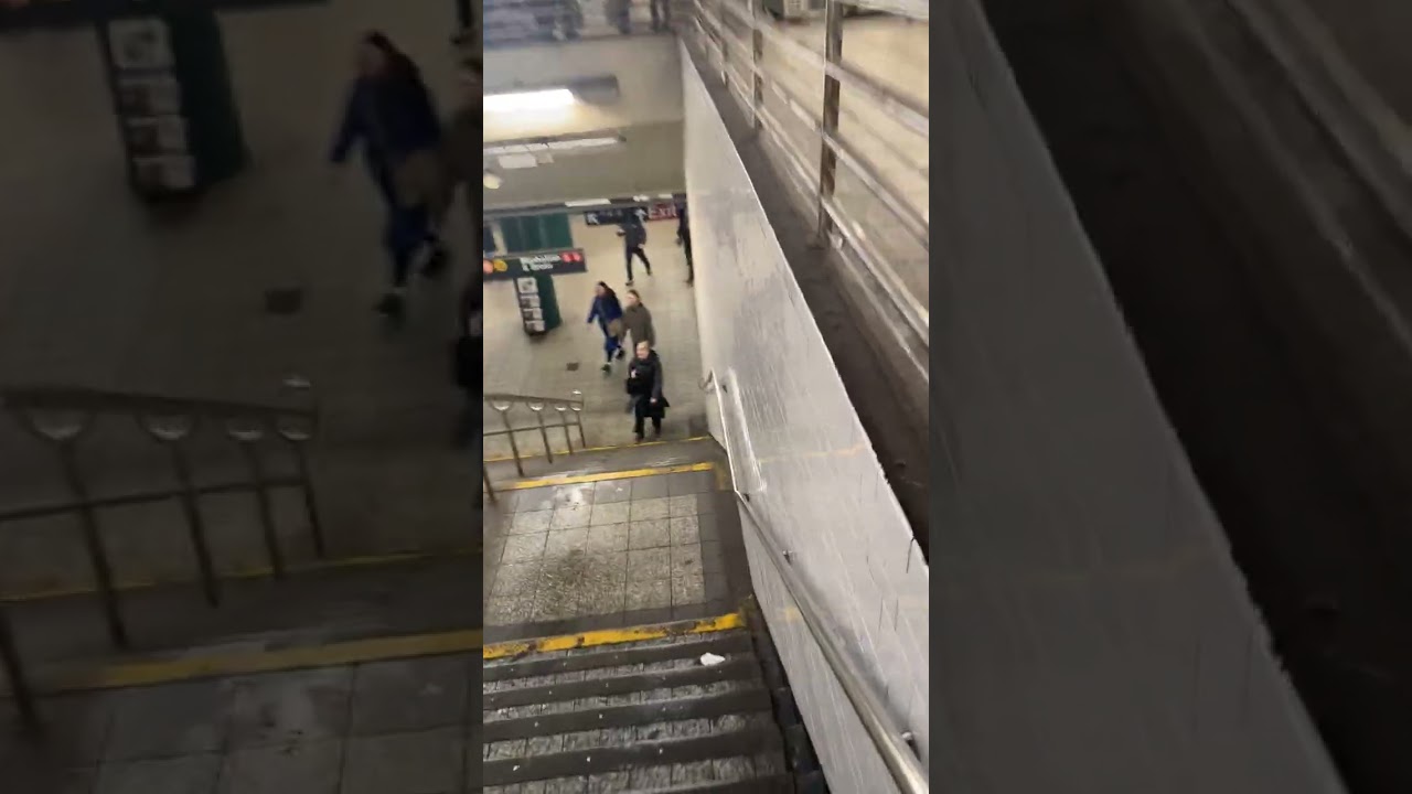 R160B Siemens R Train Leaving Atlantic Ave-Barclays Center with R142 5 Train to Wakefield-241 St.