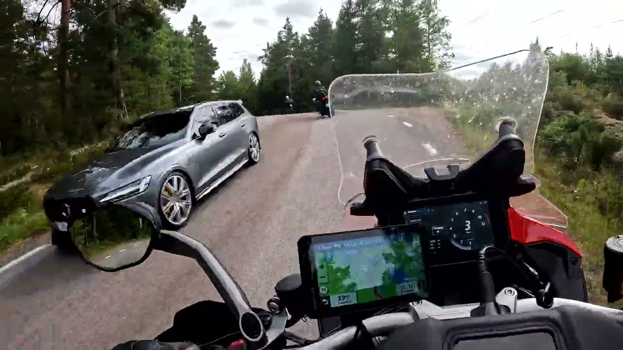 Mc-tripp Kör Brudfjällsvägen på väg hem från Norge