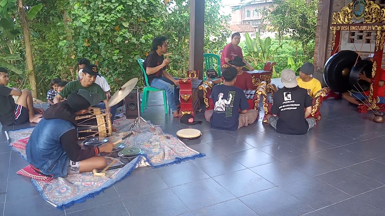 Gending angklung caruk - YouTube