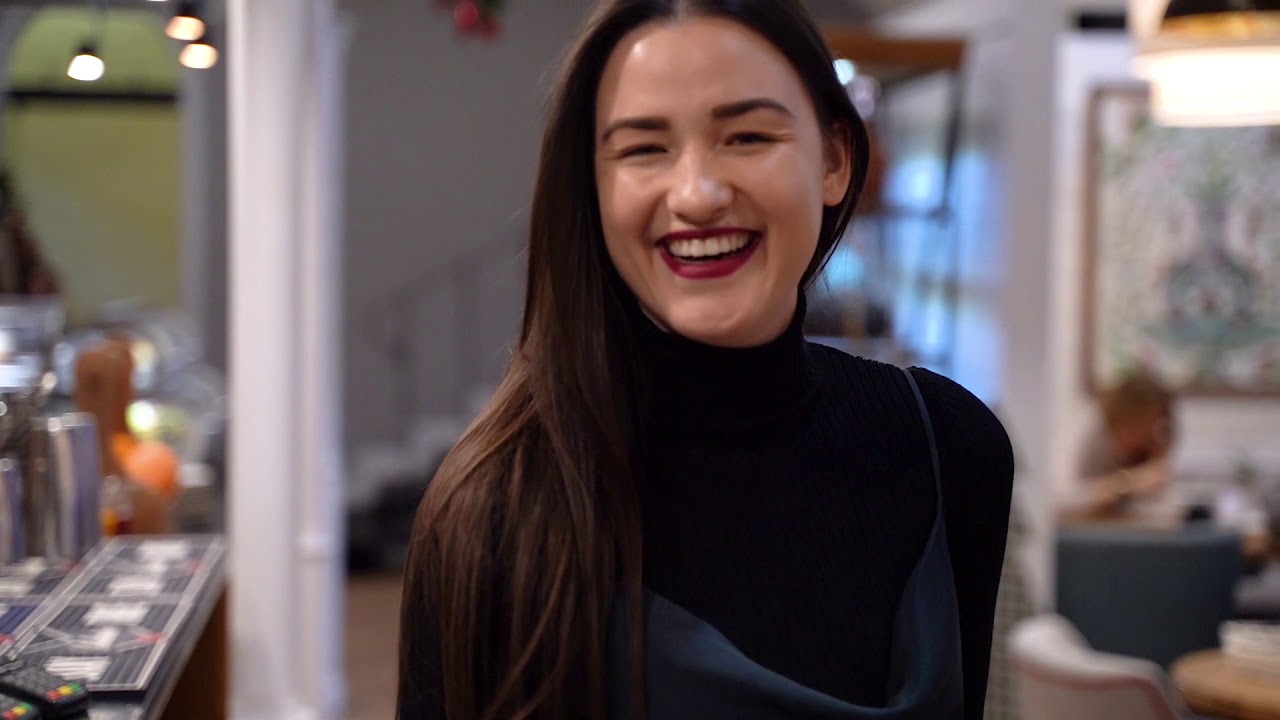 Анастасия Казакова Поэтический Завтрак в One Gogi (г. Пермь) - YouTube