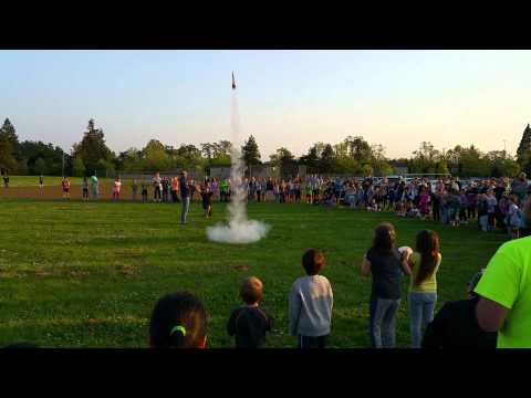 Rocket launch at Willagillespie Elementary school