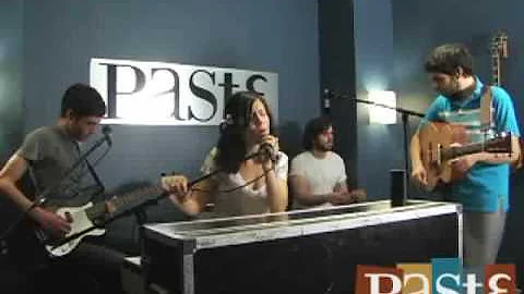 Elizabeth & the Catapult "Everybody Knows" live at...