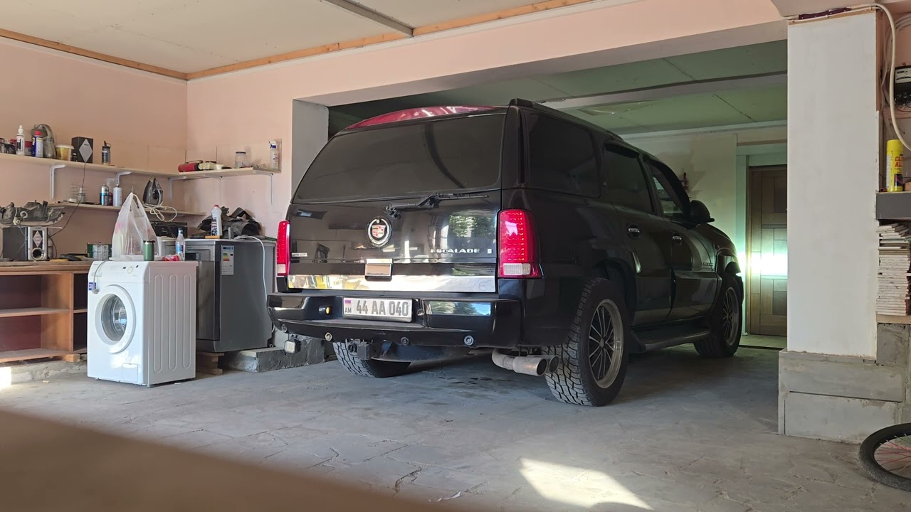 Cadillac escalade 2004 Magnaflow x-pipe muffler, no cats.