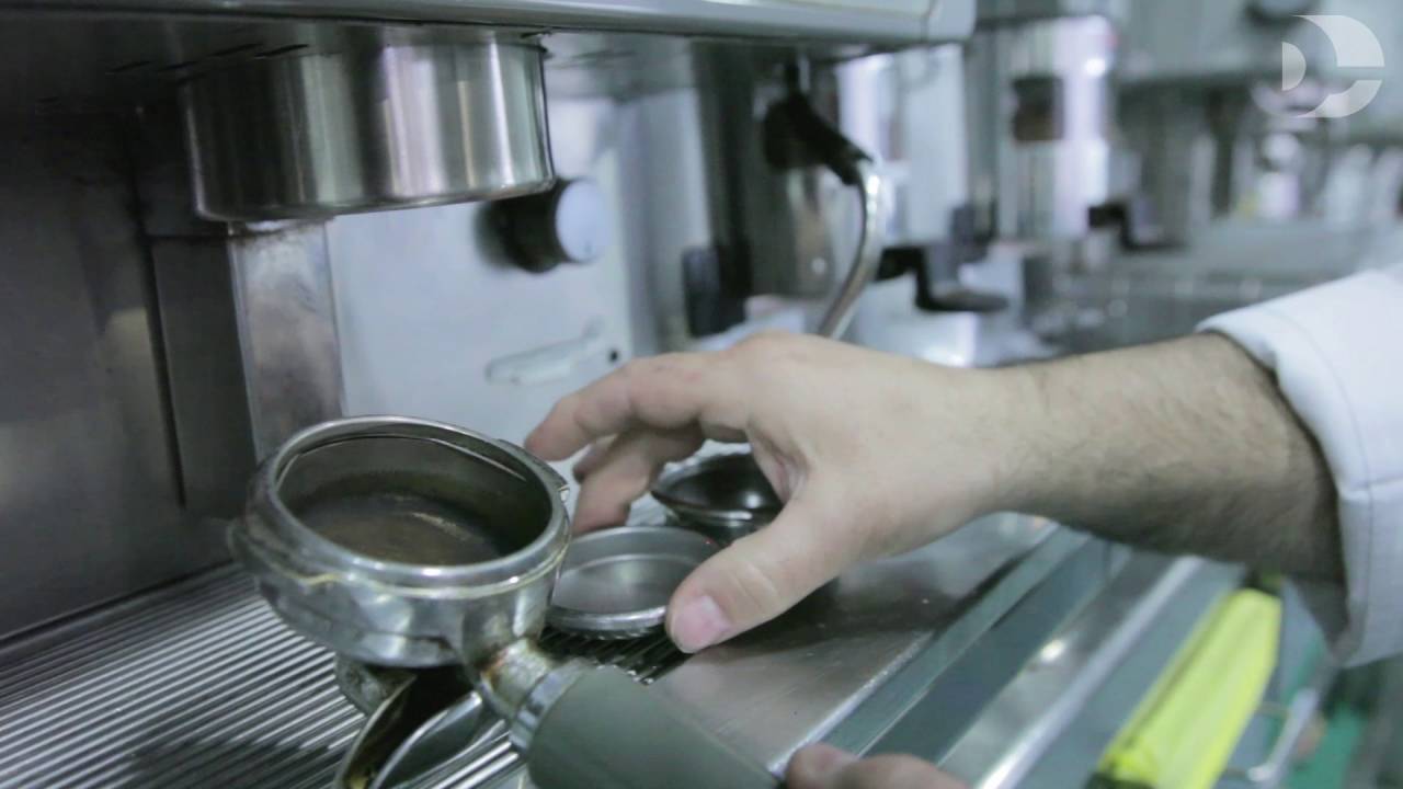 Poner el ciego en cafetera - YouTube