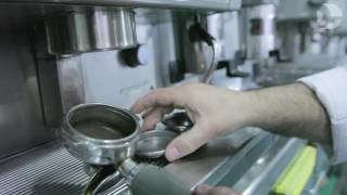 Poner el ciego en cafetera - YouTube