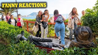 People think they are statues but they get a tremendous surprise 😬🤣