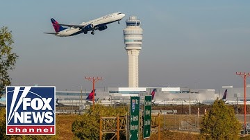Air traffic controllers hold urgent briefing amid government shutdown