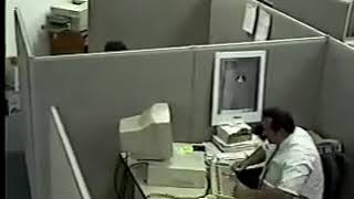 Marah Marah Sambil Buang Komputer