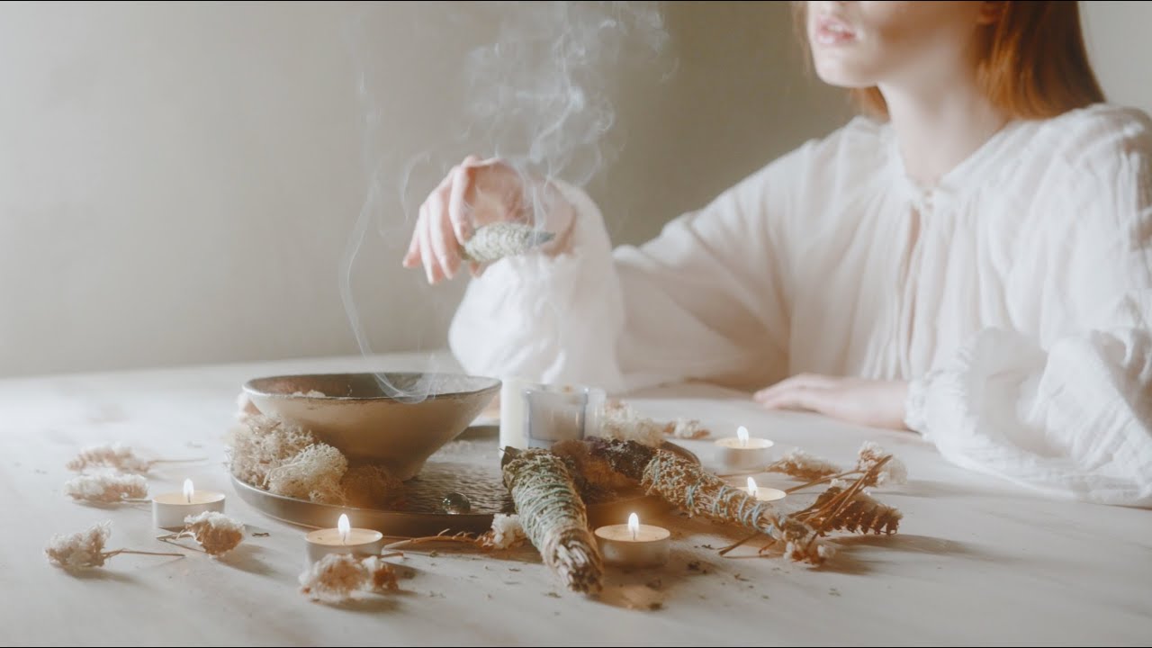 Machinatrix – Neon Against Grey