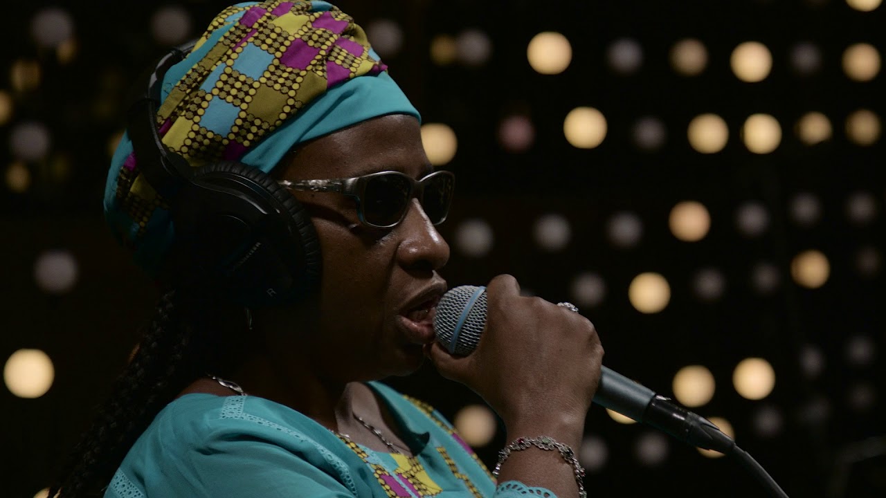 Amadou & Mariam - Bofou Safou (Live on KEXP) in studio nails