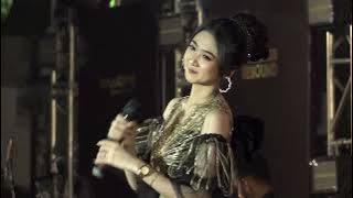 Ochi Alvira - Ngelabur Langit