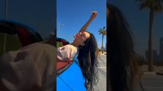 Sahteliğinin Farkında Olup Farkında Değilmiş Gibi Davranmaktan Zevk Alıyorum