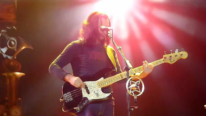 RUSH Time Machine performance of "Leave That Thing Alone" at the London O2 Arena 25-May-2011