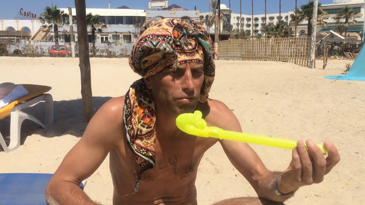 Коп в Тунисе официально запрещён!В Алжире копают.Нашёл в море ключ от ...