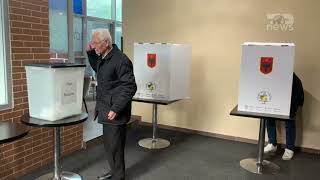 Top News- Bulqizë, nis votimi për rikonfirmimin e Sali Berishës. 1,300 anëtarë PD votojnë POJO