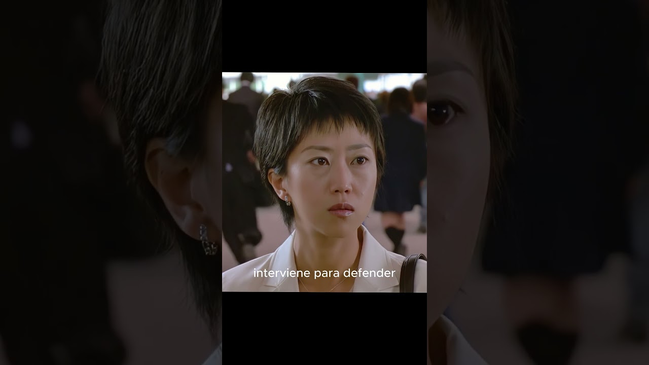La chica, en el metro, de repente... #shorts #movie