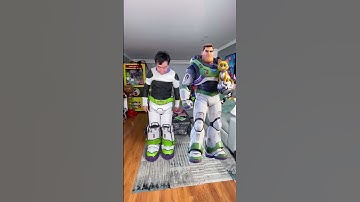Vistiéndome IGUAL que Buzz Lightyear