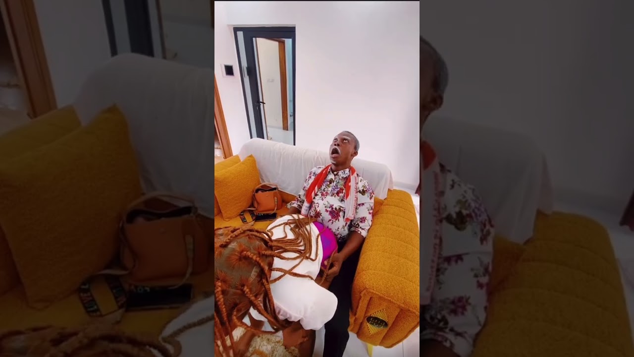 Le vieux gnanweré tape la Go de son fils