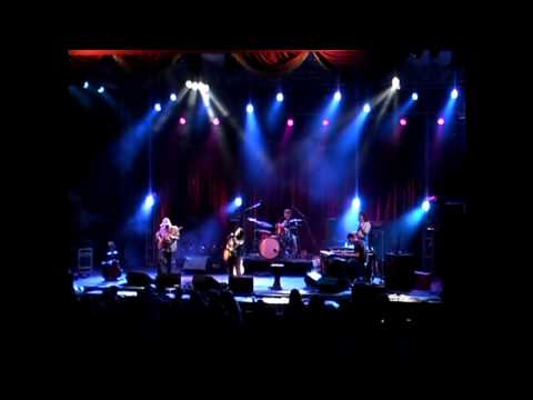 vicci-martinez-band:-"find-my-way-home"