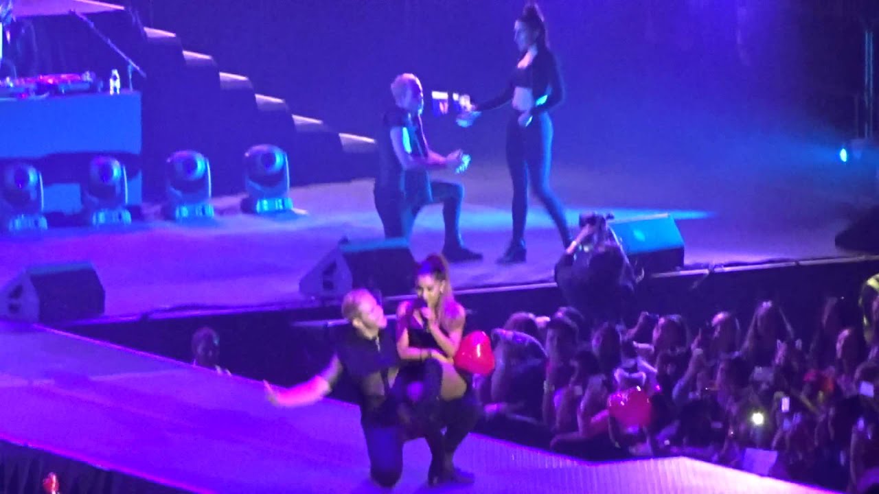 Ariana Grande - Baby I (Santiago, Chile, 21/10/15)