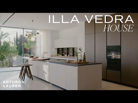 Video: Vila de familie modernă infuzată cu precizie minimalistă