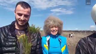 Qytetari Prezanton Aktivistët, Mbjellin 3600 Pisha Në Parkun Kombëtar Divjakë-Karavasta