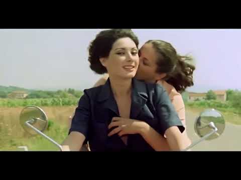 Edwige Fenech, motorcycle—Il vizio di famiglia (1975), HD