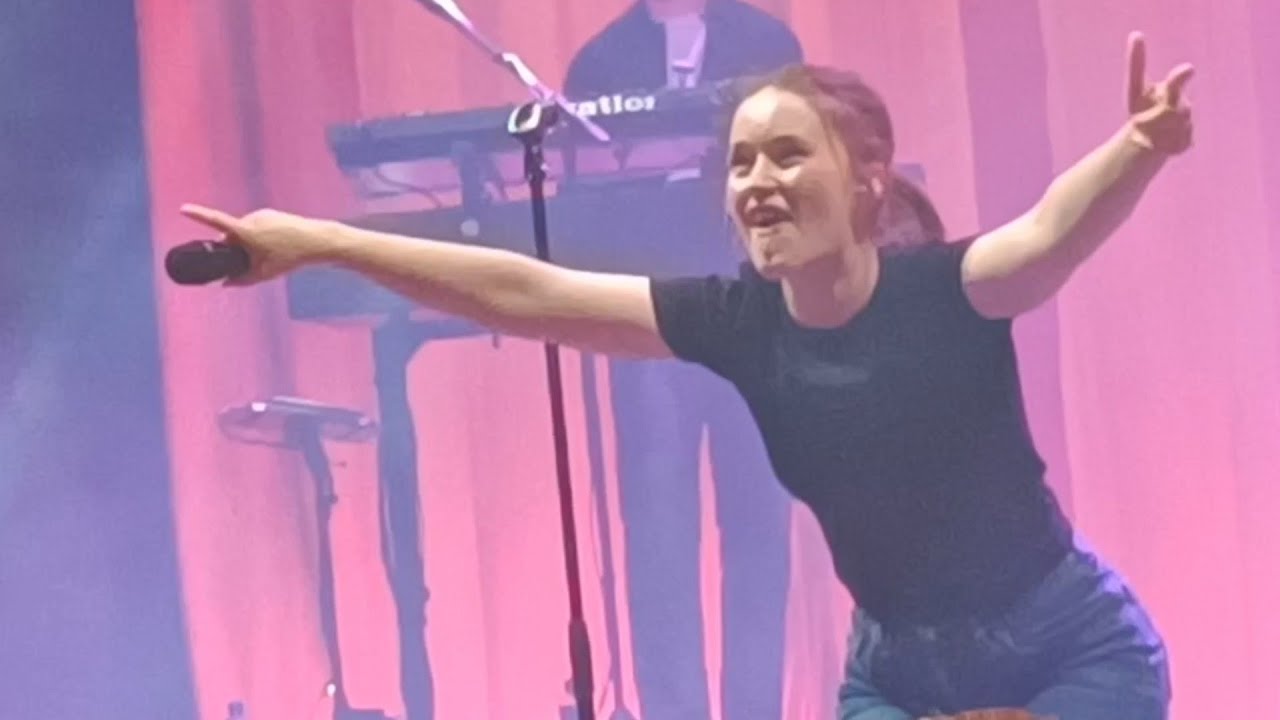 Sigrid -💥'Strangers'💥 -🔥Last encore🔥- Live at Sentrum Scene - Oslo - November 3, 2023, Norway