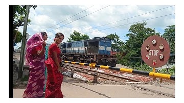 Tebhaga Express: Full clear signal Trains like Bullets Furiously moving out at railgate area। India